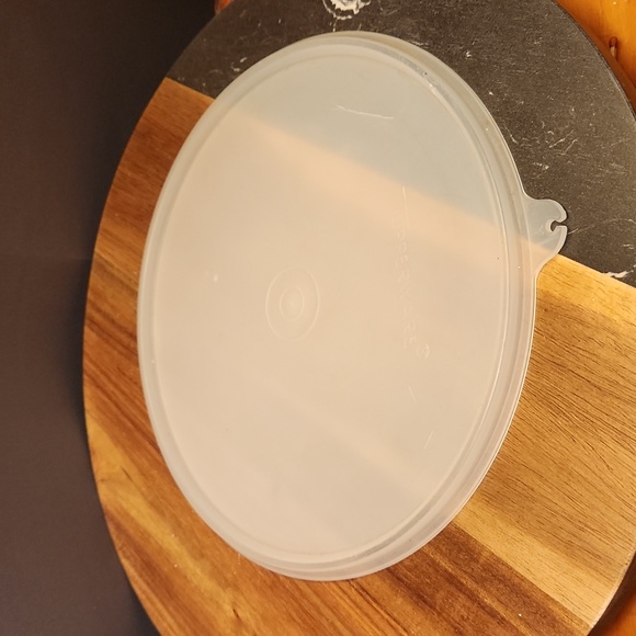 Tupperware Red Suzette with Hande & Lid - Picture 6 of 8